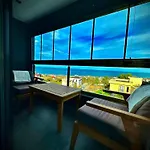 Business Airport Hotel