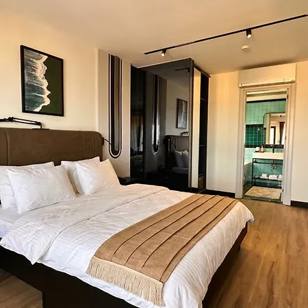 Business Airport Hotel *
